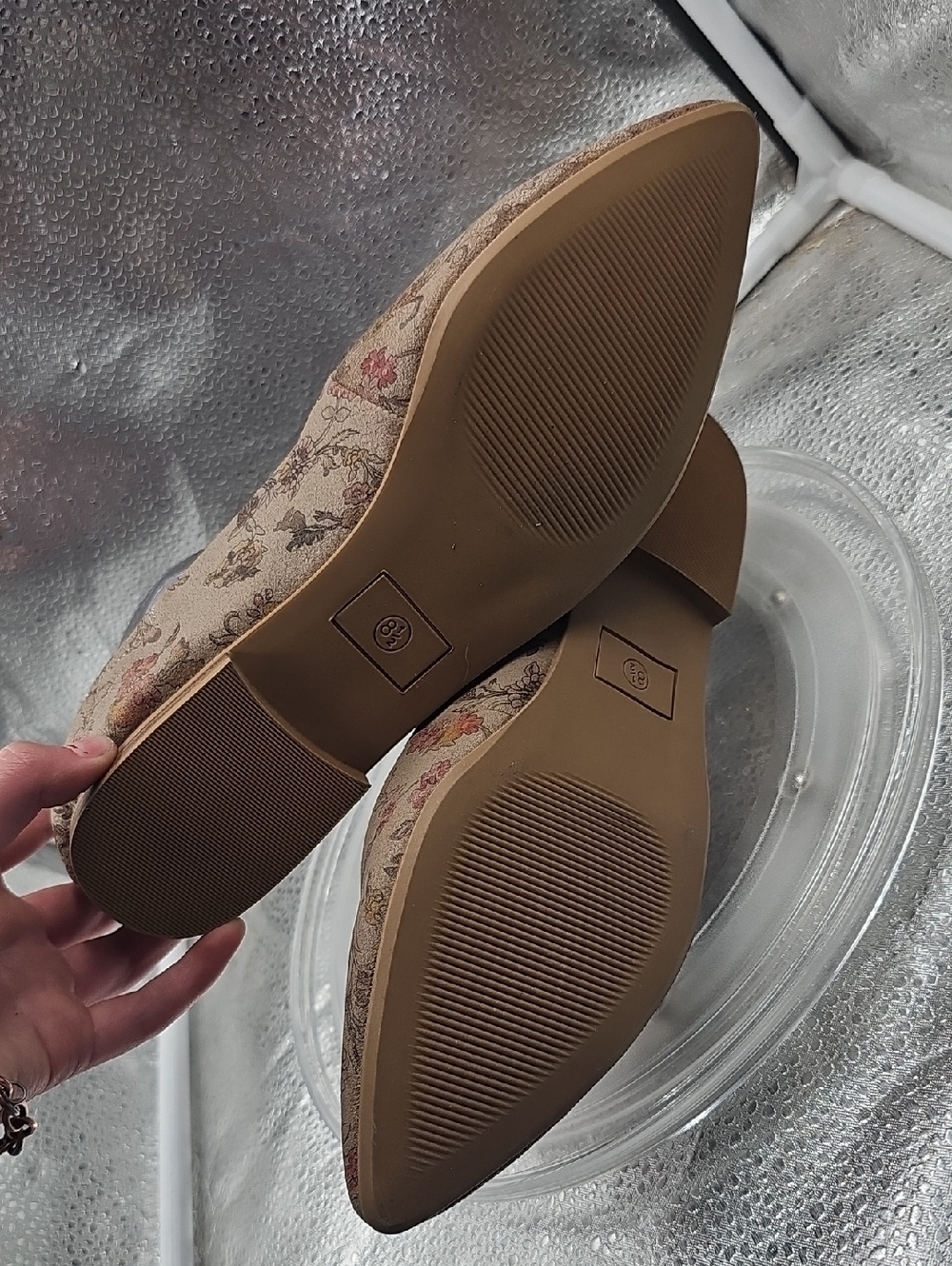S Tan Floral American Rag Flats Size 81/2 - Picture 5 of 6